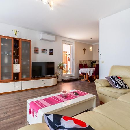 Apartman Laura Đảo Đảo Cres Ngoại thất bức ảnh